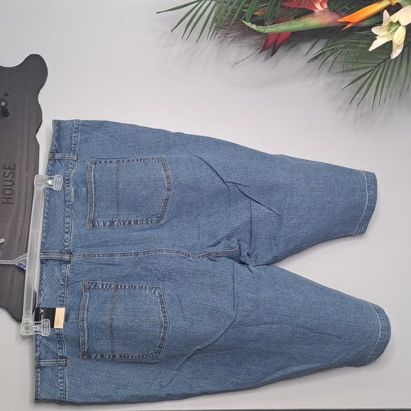 Lane Bryant Venezia Capri Stretchy Size 28 #New Inseam:17" Rise:14" - Picture 6 of 6